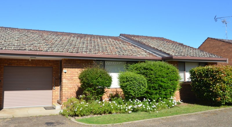 Photo - 11/8 Thibault Street, Tamworth NSW 2340 - Image 2