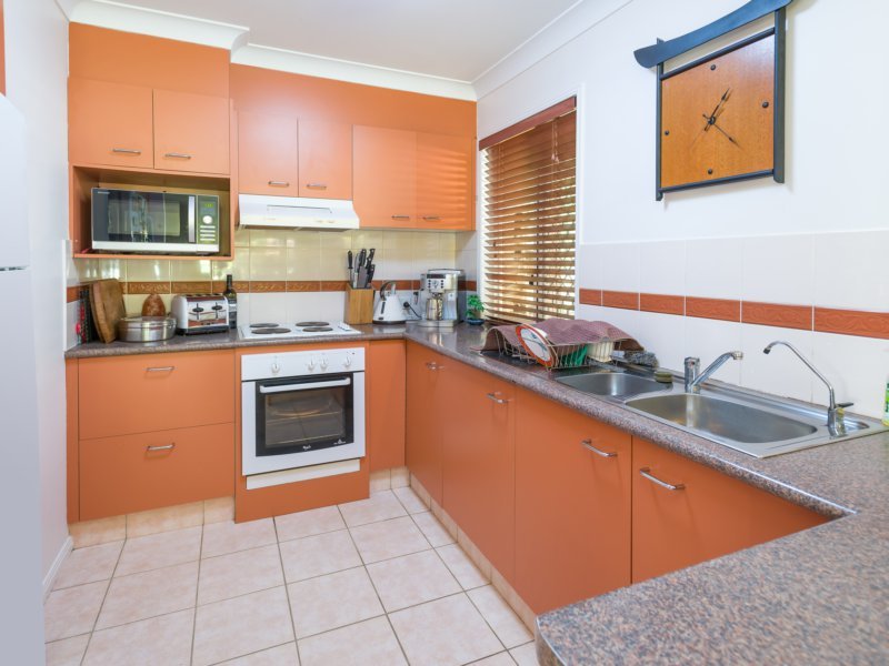 Photo - 1/18 Thornleigh Crescent, Varsity Lakes QLD 4227 - Image 4