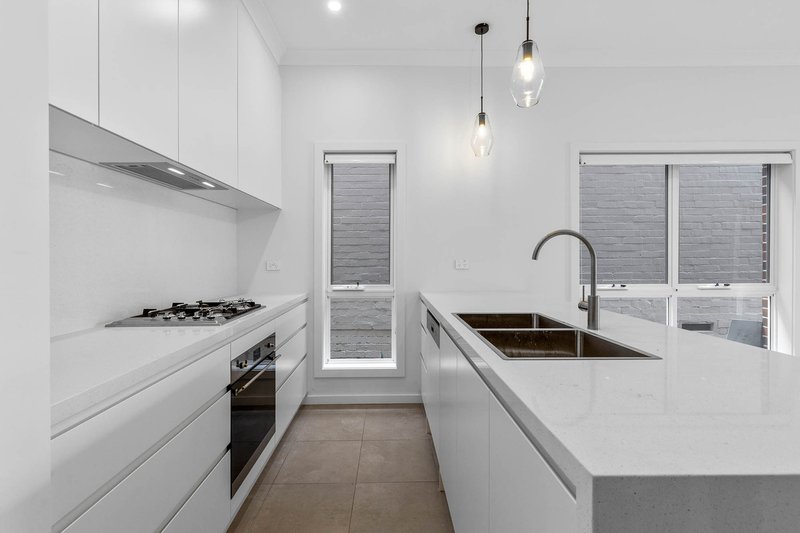 Photo - 1/18 Waverley Crescent, Bondi Junction NSW 2022 - Image 2