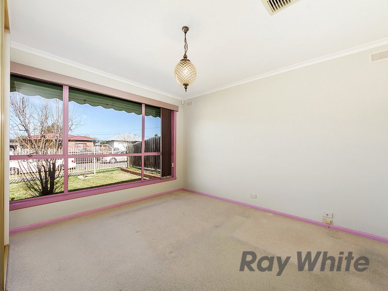 Photo - 118 William Street, St Albans VIC 3021 - Image 7