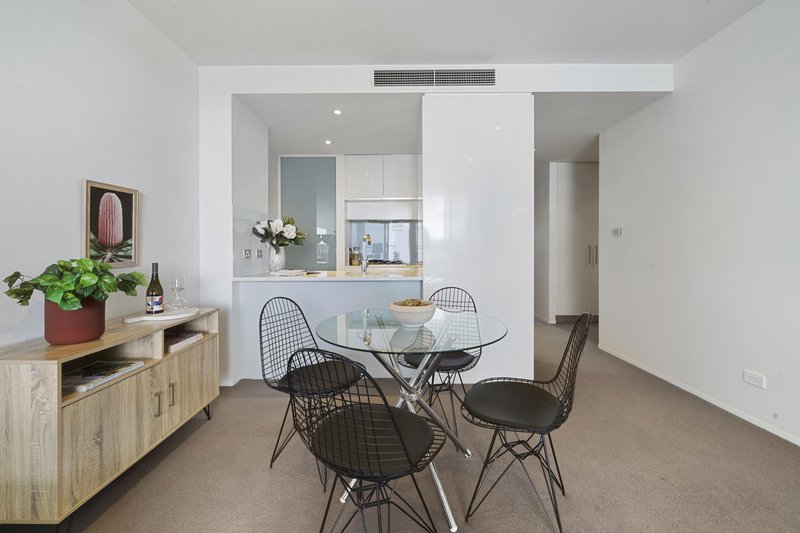 Photo - 118/11 Trevillian Quay, Kingston ACT 2604 - Image 3