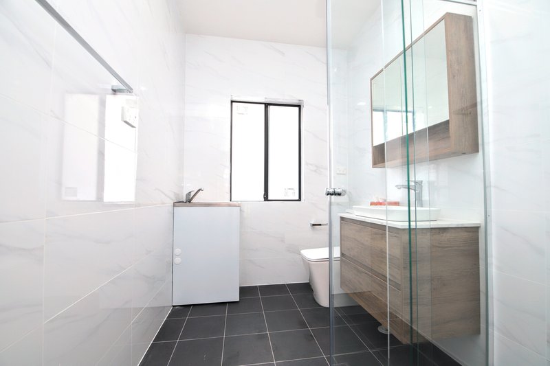 Photo - 1/183 Northam Avenue, Bankstown NSW 2200 - Image 6