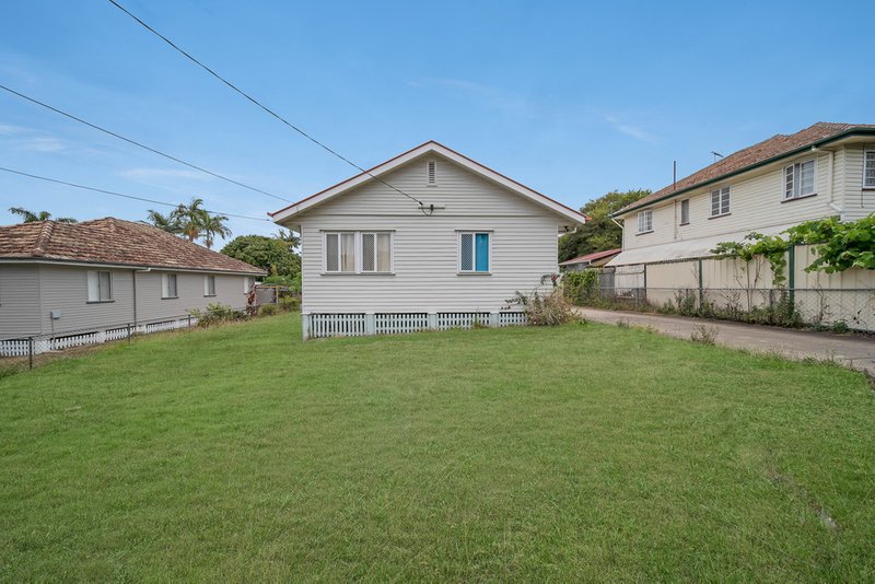 Photo - 1187 Cavendish Road, Mount Gravatt East QLD 4122 - Image 12