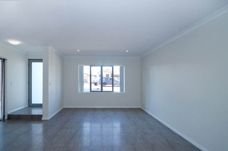 Photo - 1/188 Surrey Road, Rivervale WA 6103 - Image 2