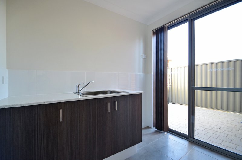 Photo - 1/188 Surrey Road, Rivervale WA 6103 - Image 5