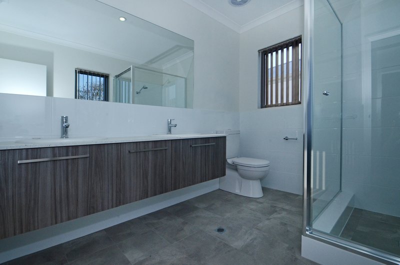 Photo - 1/188 Surrey Road, Rivervale WA 6103 - Image 7