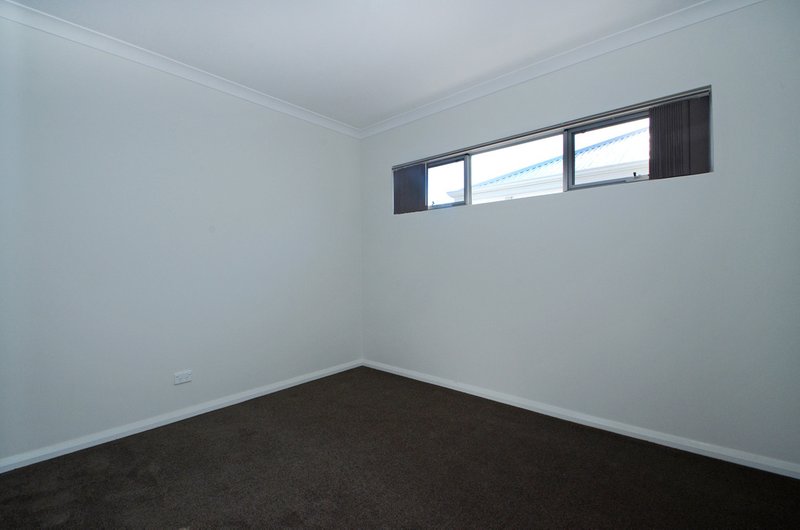 Photo - 1/188 Surrey Road, Rivervale WA 6103 - Image 9