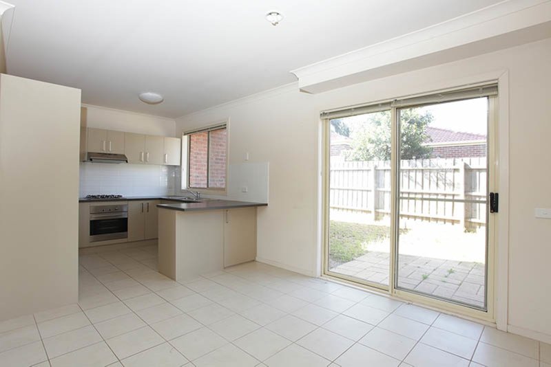 Photo - 11/883 Plenty Road, South Morang VIC 3752 - Image 5