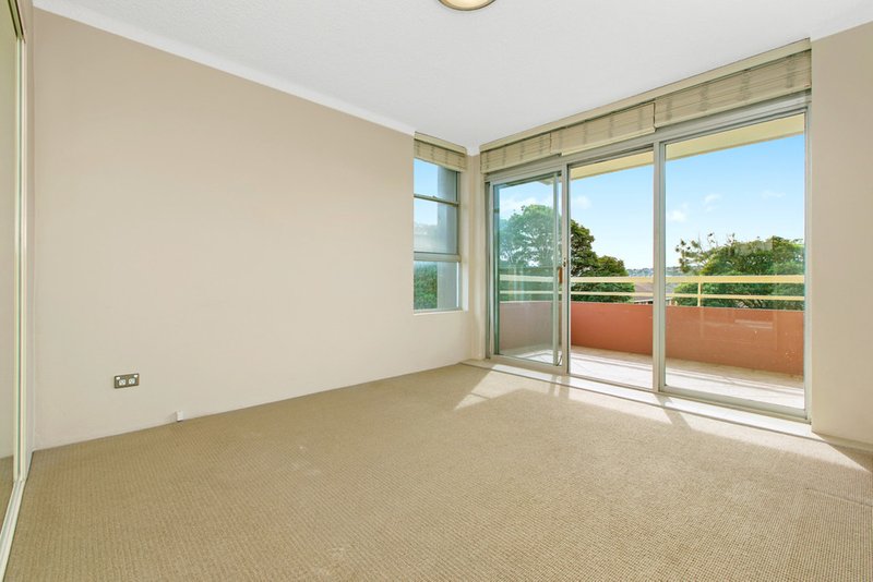 Photo - 11/89 Oaks Avenue, Dee Why NSW 2099 - Image 4