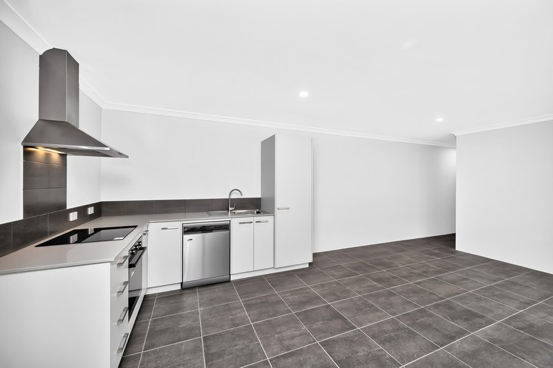 Photo - 118B Elderberry Drive, Baldivis WA 6171 - Image 3