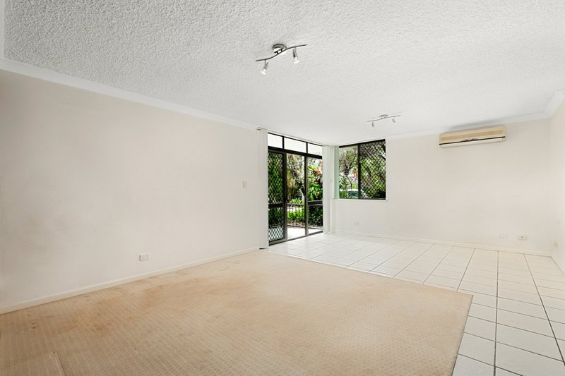 Photo - 1/19 Akeringa Place, Mooloolaba QLD 4557 - Image 3