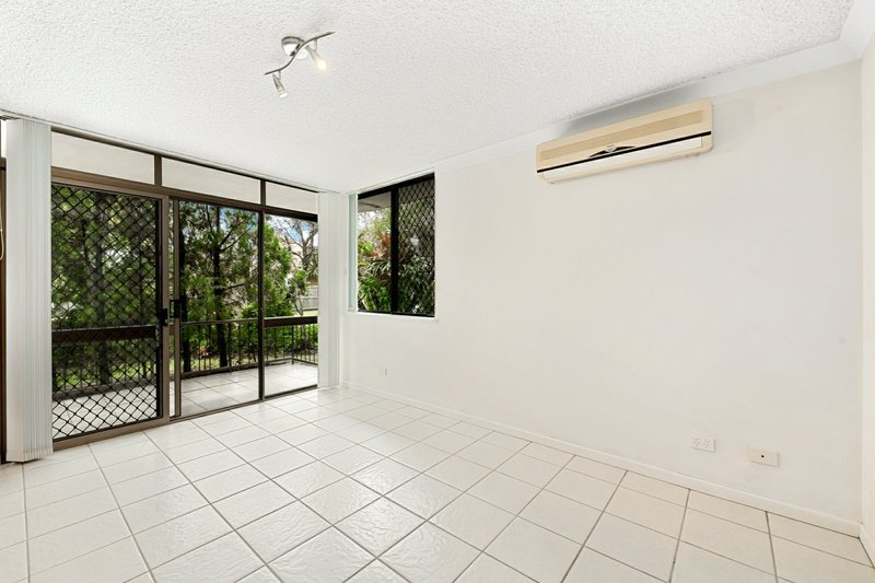 Photo - 1/19 Akeringa Place, Mooloolaba QLD 4557 - Image 4