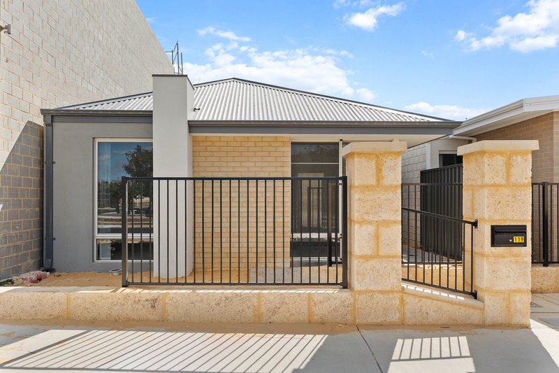 Photo - 119 Badgerup Avenue, Lakelands WA 6180 - Image 3