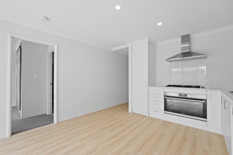 Photo - 119 Badgerup Avenue, Lakelands WA 6180 - Image 12