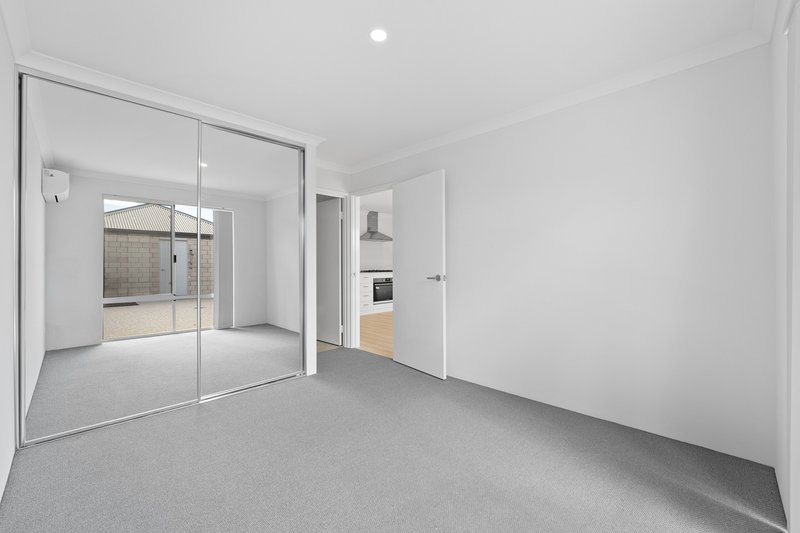 Photo - 119 Badgerup Avenue, Lakelands WA 6180 - Image 14