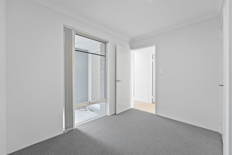 Photo - 119 Badgerup Avenue, Lakelands WA 6180 - Image 18