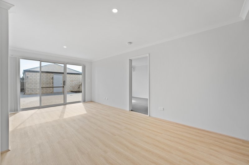 Photo - 119 Badgerup Avenue, Lakelands WA 6180 - Image 30