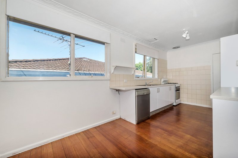 Photo - 1/19 Barkers Street, Oakleigh South VIC 3167 - Image 3