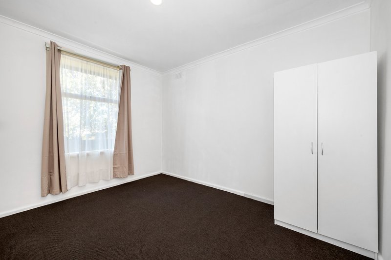 Photo - 1/19 Barkers Street, Oakleigh South VIC 3167 - Image 5