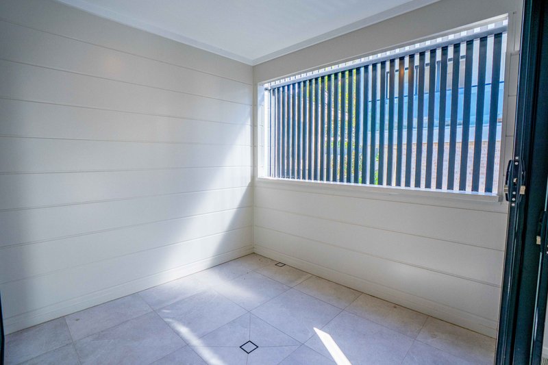 Photo - 1/19 Berringar Road, Valentine NSW 2280 - Image 11