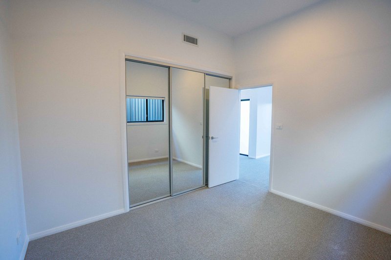 Photo - 1/19 Berringar Road, Valentine NSW 2280 - Image 12