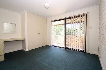 Photo - 1/19 Clifton Street, Booval QLD 4304 - Image 12