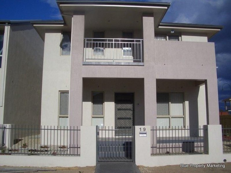 Photo - 1/19 Devlin Street, Gungahlin ACT 2912 - Image 1