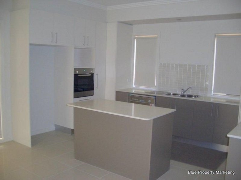 Photo - 1/19 Devlin Street, Gungahlin ACT 2912 - Image 5