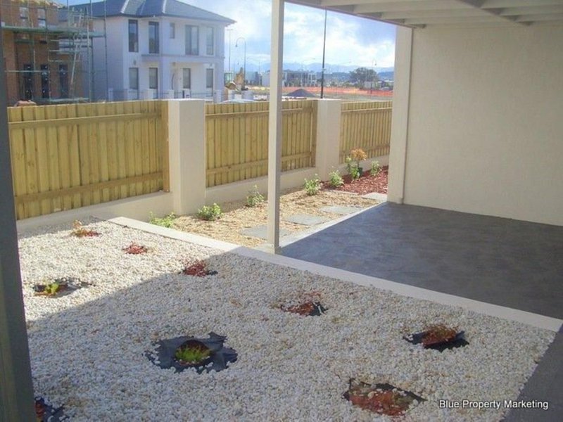 Photo - 1/19 Devlin Street, Gungahlin ACT 2912 - Image 12