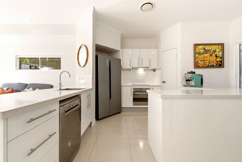Photo - 1/19 Donald Street, Camp Hill QLD 4152 - Image 2