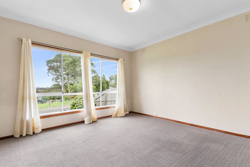 Photo - 1/19 Ellt Crescent, Noble Park VIC 3174 - Image 5