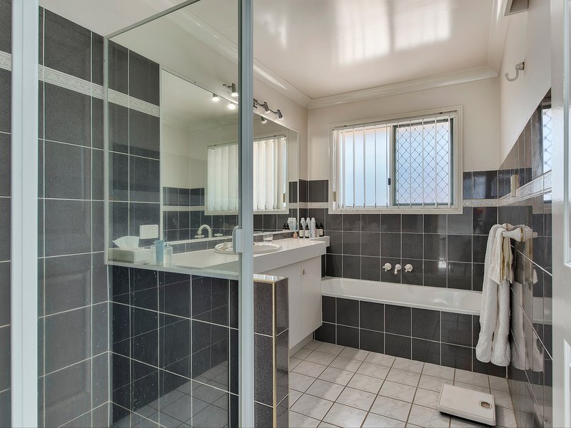 Photo - 119 Galaxy Street, Bridgeman Downs QLD 4035 - Image 10