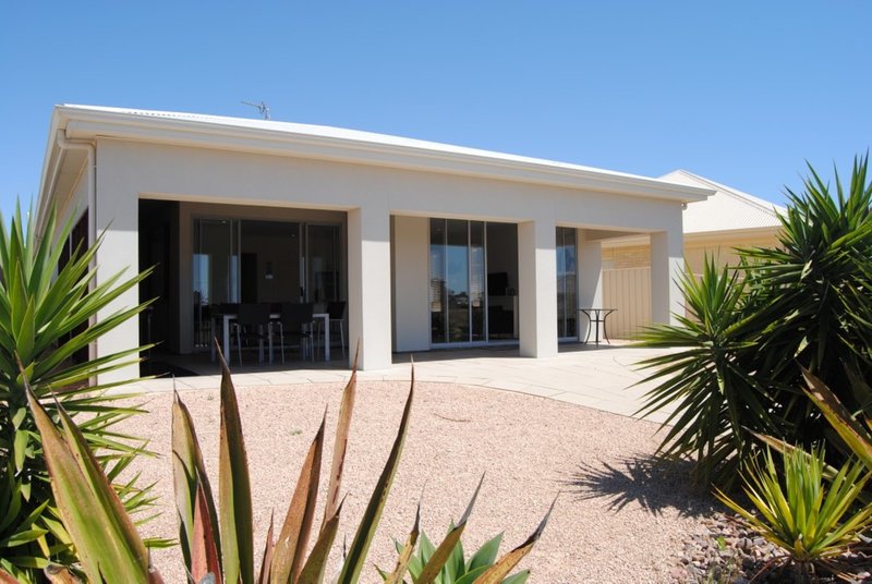 Photo - 119 Gilmore Crescent, Wallaroo SA 5556 - Image 2