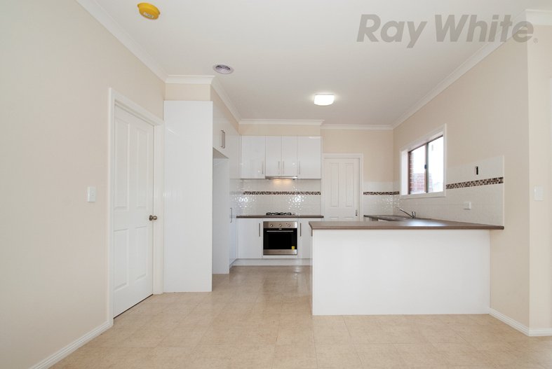 Photo - 1/19 Kimberley Drive, Chirnside Park VIC 3116 - Image 5