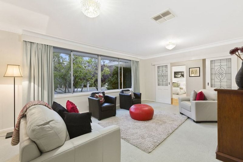 Photo - 119 Lawrence Road, Mount Waverley VIC 3149 - Image 3