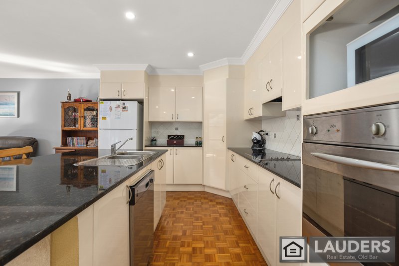 Photo - 1/19 Mistral Place, Old Bar NSW 2430 - Image 6