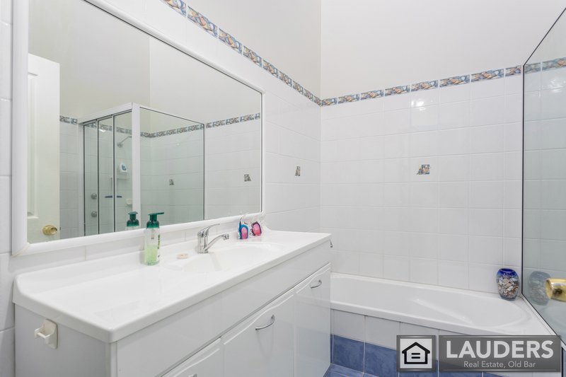 Photo - 1/19 Mistral Place, Old Bar NSW 2430 - Image 10