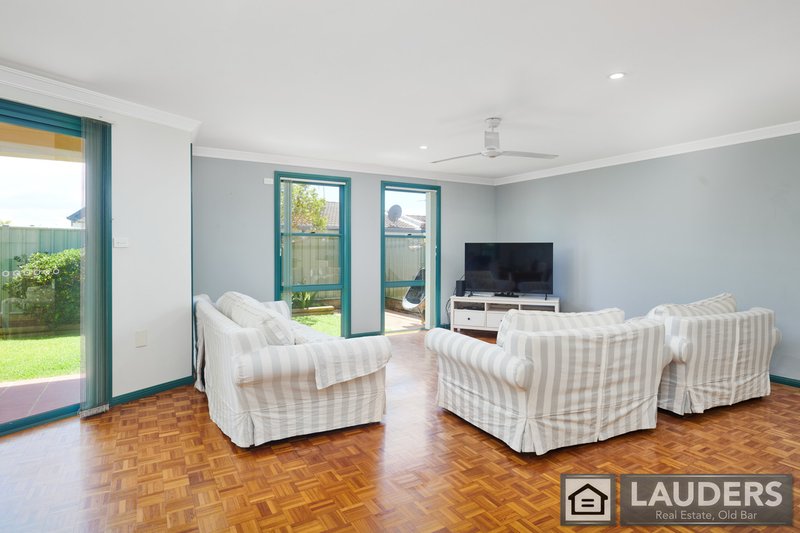 Photo - 1/19 Mistral Place, Old Bar NSW 2430 - Image 5