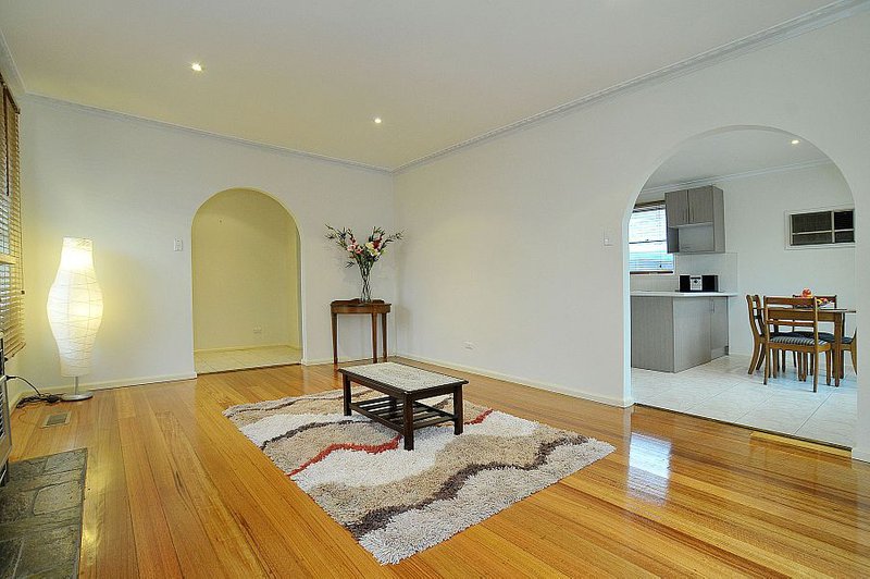 Photo - 1/19 Monaro Close, Wantirna South VIC 3152 - Image 3