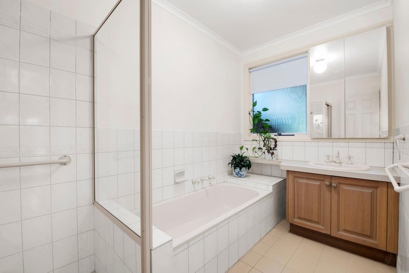 Photo - 1/19 Newbigin Street, Burwood VIC 3125 - Image 7