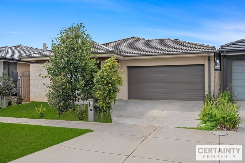 Photo - 119 Palmdale Crescent, Mambourin VIC 3024 - Image 2