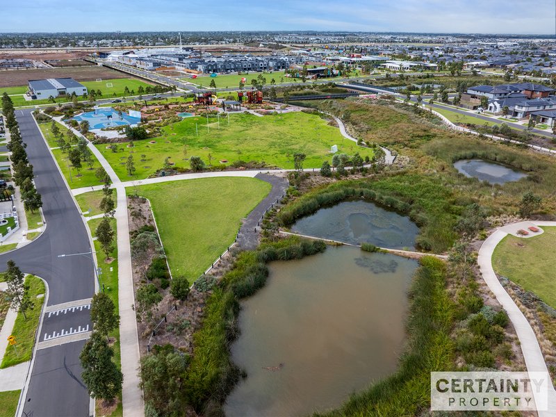 Photo - 119 Palmdale Crescent, Mambourin VIC 3024 - Image 16