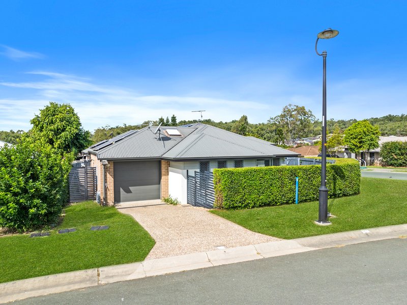 Photo - 1/19 Pepper Tree Drive, Holmview QLD 4207 - Image 2