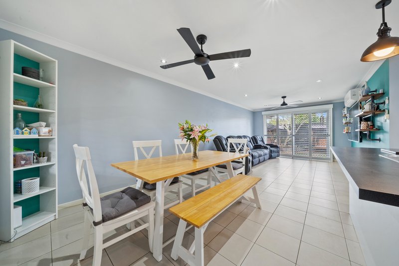 Photo - 1/19 Pepper Tree Drive, Holmview QLD 4207 - Image 5