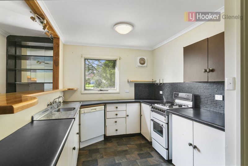 Photo - 119 Sandison Road, Hallett Cove SA 5158 - Image 6