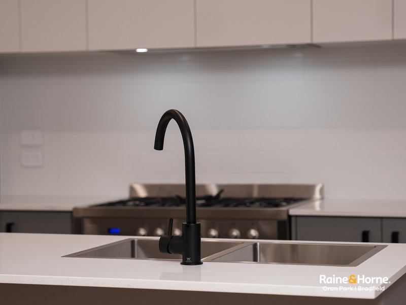 Photo - 119 South Circuit, Oran Park NSW 2570 - Image 7