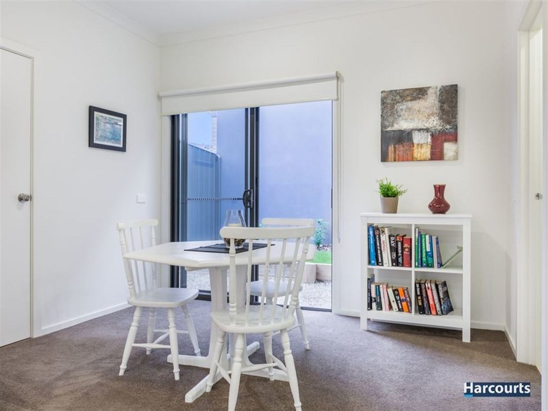 Photo - 1/19 Stamford Crescent, Rowville VIC 3178 - Image 5