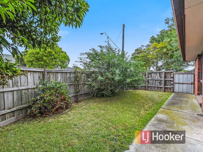 Photo - 1/19 Stawell Street, Cranbourne VIC 3977 - Image 10