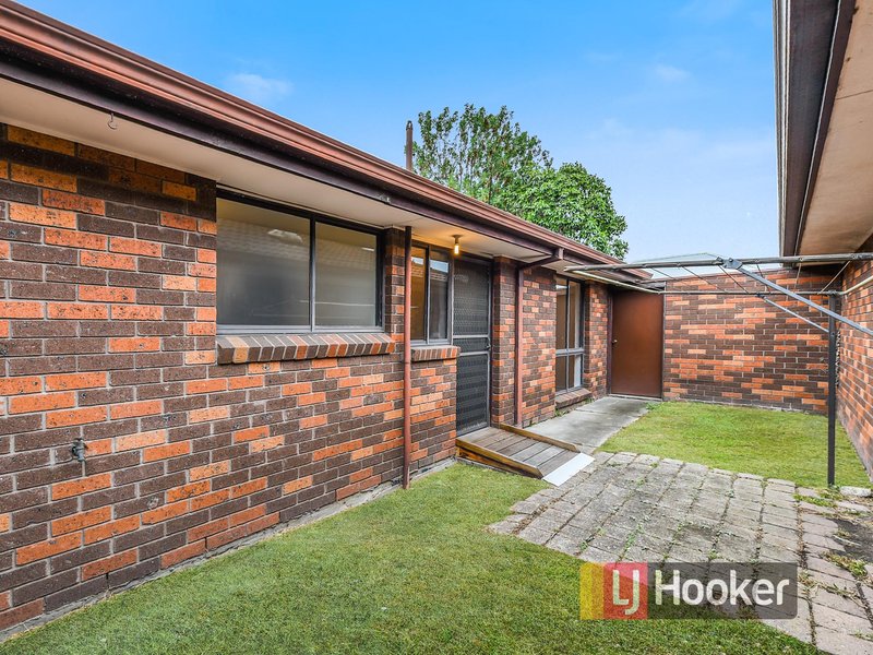 Photo - 1/19 Stawell Street, Cranbourne VIC 3977 - Image 11