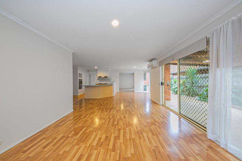 Photo - 119 The Promenade, Narre Warren South VIC 3805 - Image 4